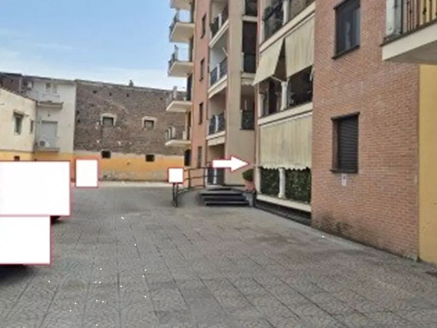 Immagine 7 di Garage in vendita  in  Vicolo Togliatti  a Santa Maria Capua Vetere
