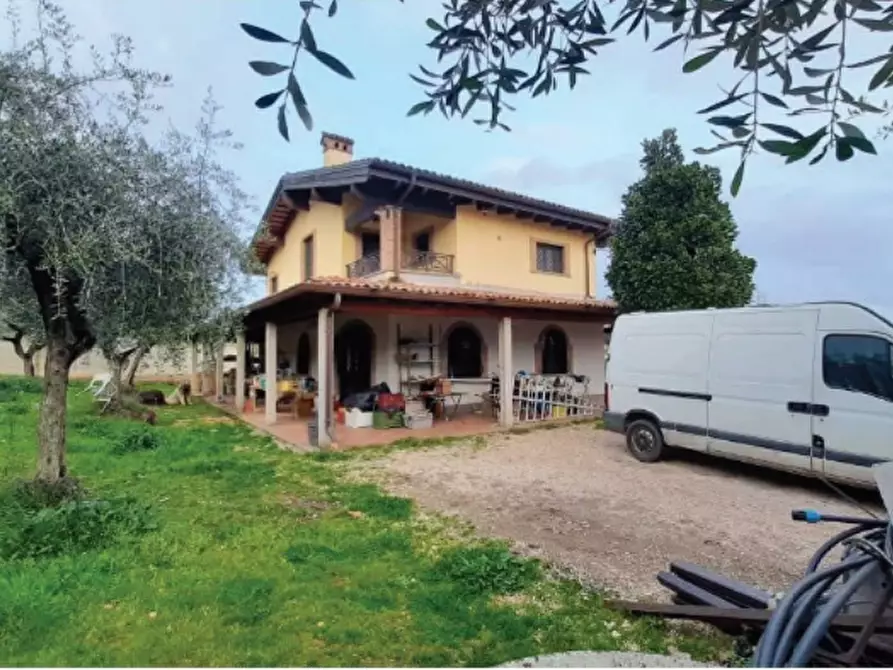 Immagine 1 di Villa in vendita  in Via Montegiove Vecchio a Genzano Di Roma