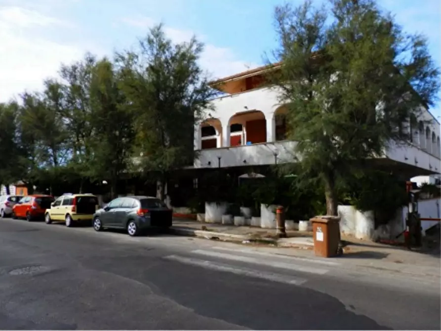 Immagine 1 di Appartamento in vendita  in Via Lungomare delle Sirene a Pomezia