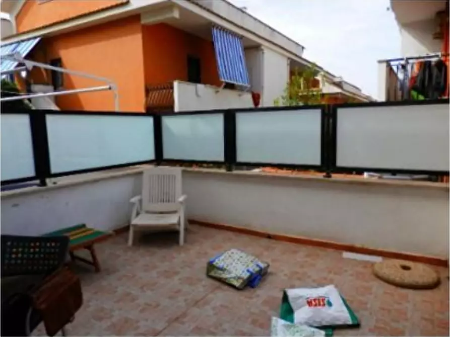 Immagine 4 di Appartamento in vendita  in Via Lungomare delle Sirene a Pomezia