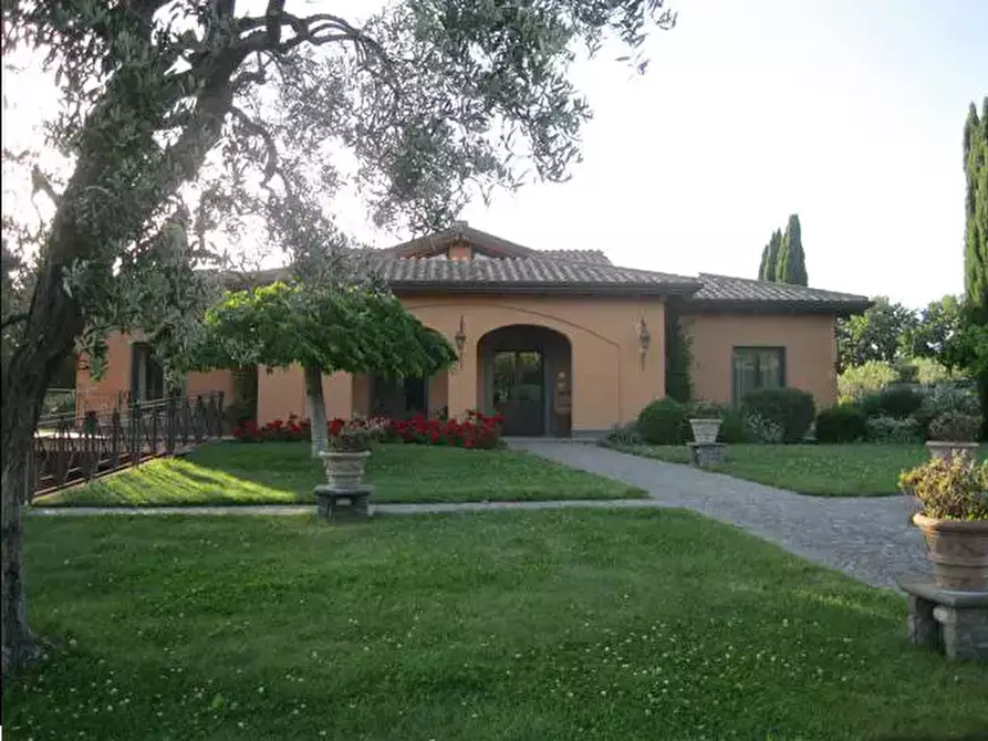 Immagine 2 di Villa in vendita  in Via Anagnina a Grottaferrata
