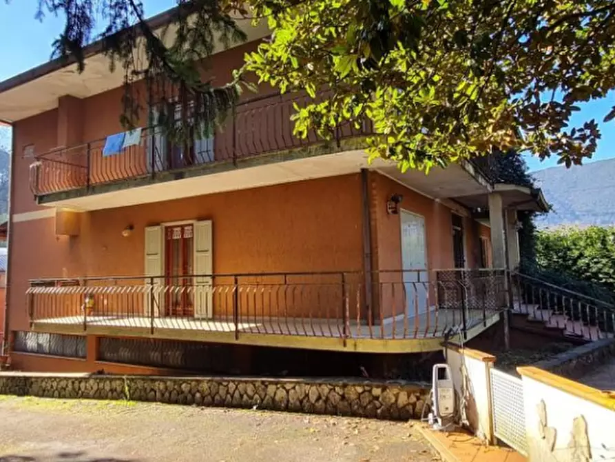 Immagine 1 di Villa in vendita  in Via Cona del Monte a Gavignano