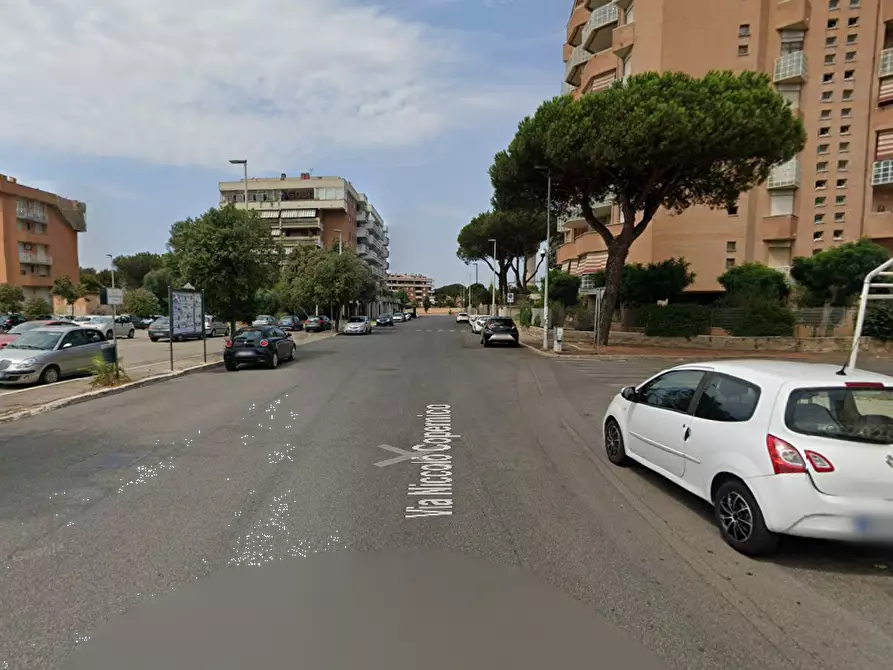 Immagine 8 di Negozio in vendita  in Via Niccolò Copernico a Pomezia