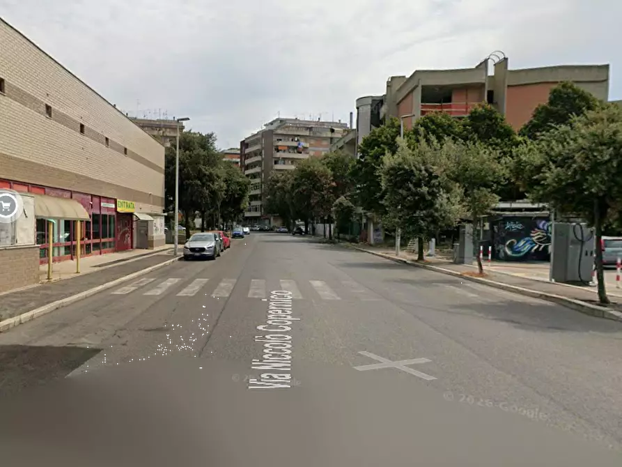 Immagine 9 di Negozio in vendita  in Via Niccolò Copernico a Pomezia
