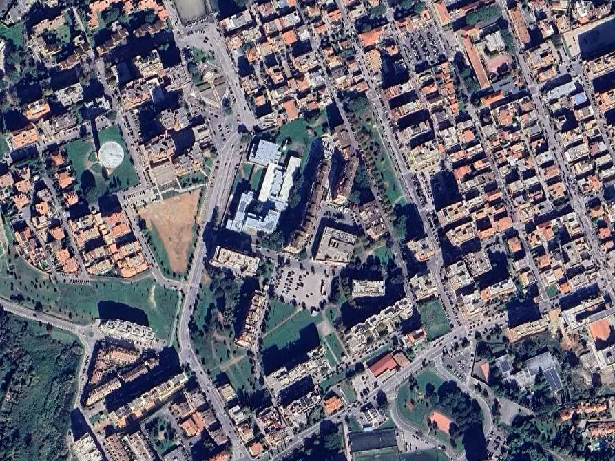 Immagine 13 di Negozio in vendita  in Via Niccolò Copernico a Pomezia