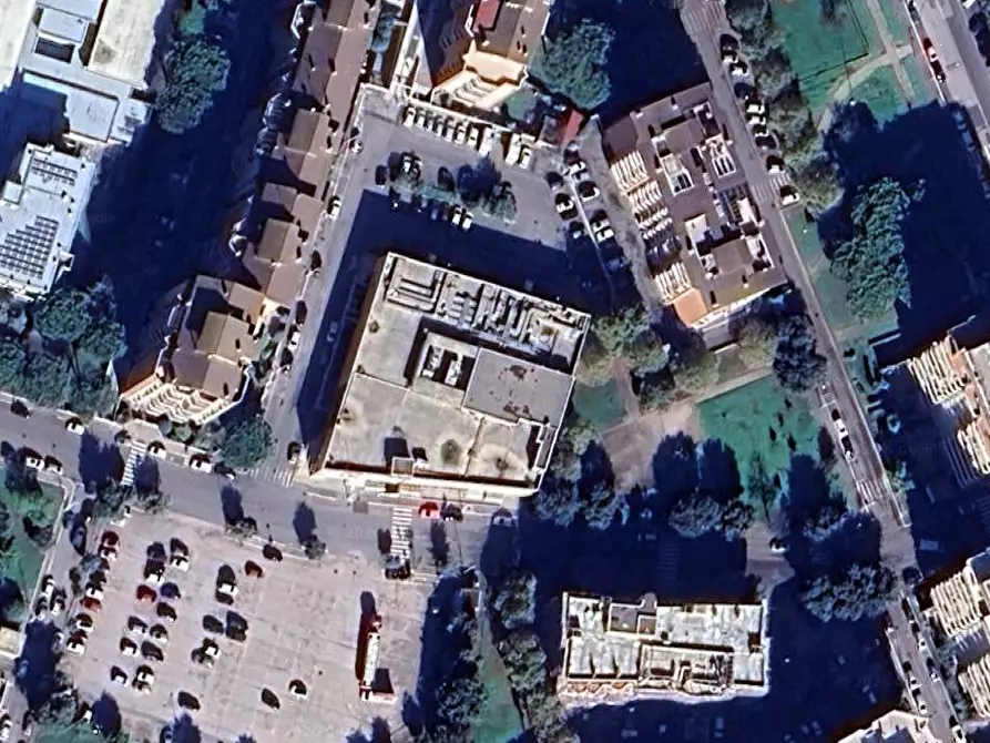 Immagine 15 di Negozio in vendita  in Via Niccolò Copernico a Pomezia