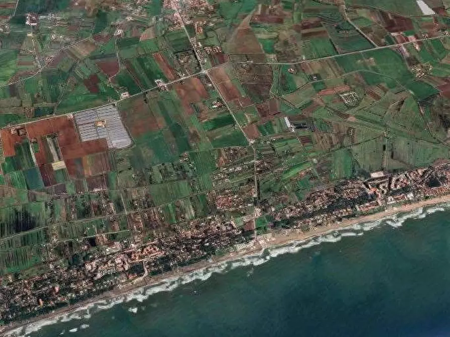 Immagine 12 di Negozio in vendita  in Via Fontana Vecchia a Cellole