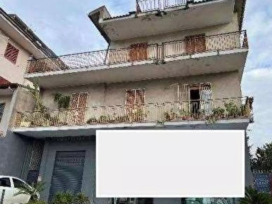 Immagine 1 di Negozio in vendita  in Viale Kennedy a Aversa
