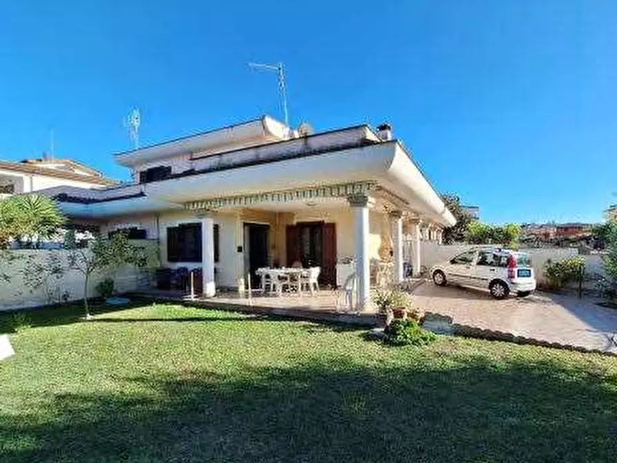 Immagine 3 di Villa in vendita  in Via Pistoia a Ardea
