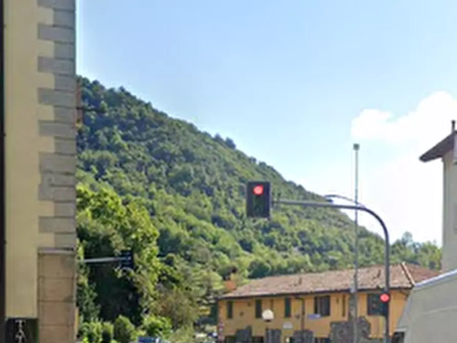 Immagine 4 di Negozio in vendita  in Via Cava di Sopra a Caprino Bergamasco