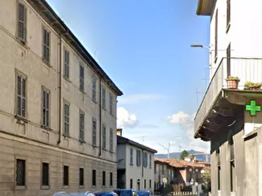 Immagine 5 di Negozio in vendita  in Via Cava di Sopra a Caprino Bergamasco