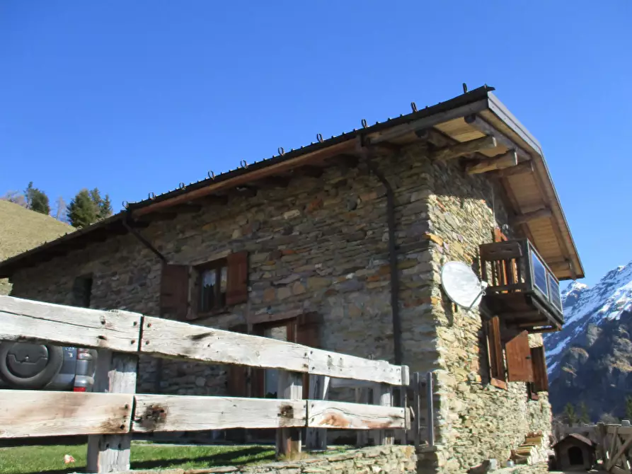 Immagine 1 di Porzione di casa in vendita  in località Esenne  a Vilminore Di Scalve