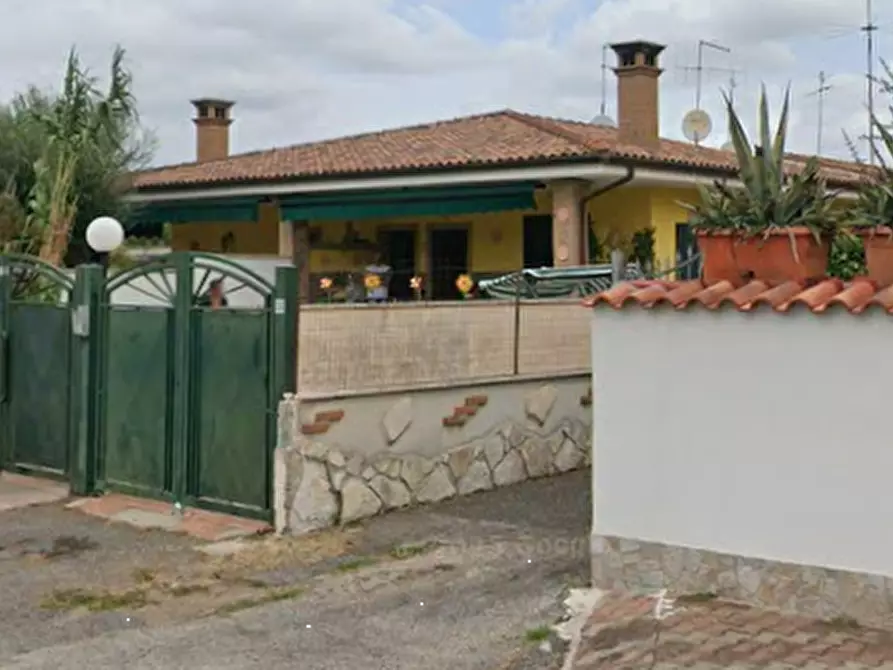 Immagine 2 di Porzione di villa in vendita  in Via Tagliamento a Ardea