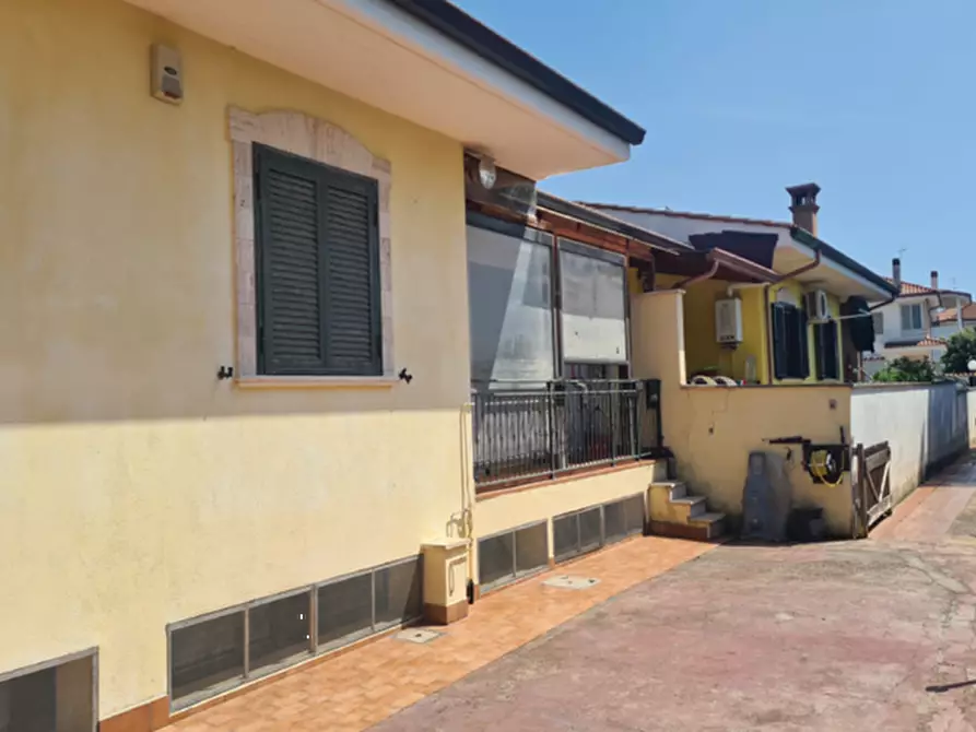 Immagine 5 di Porzione di villa in vendita  in Via Tagliamento a Ardea