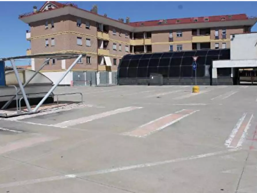 Immagine 3 di Negozio in vendita  in Via Claudio Monteverdi a Cesano Maderno