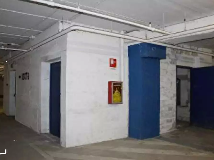 Immagine 7 di Negozio in vendita  in Via Claudio Monteverdi a Cesano Maderno