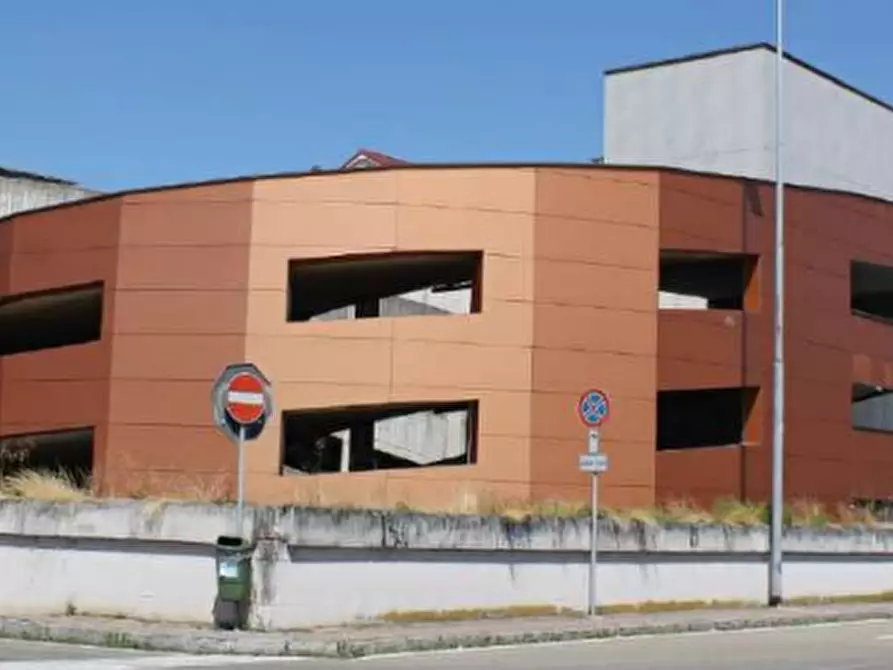 Immagine 2 di Negozio in vendita  in Via Claudio Monteverdi a Cesano Maderno