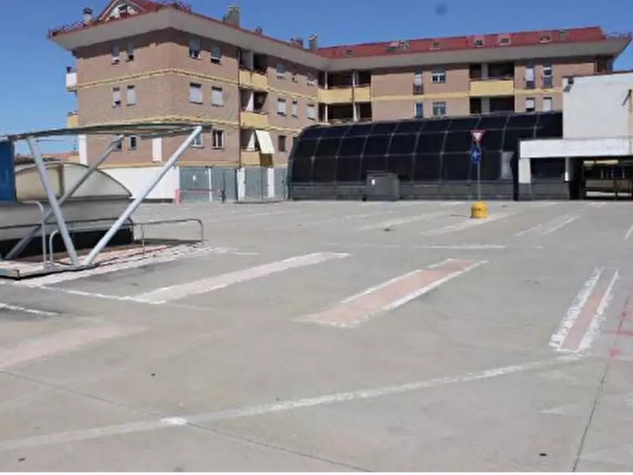 Immagine 3 di Negozio in vendita  in Via Claudio Monteverdi a Cesano Maderno