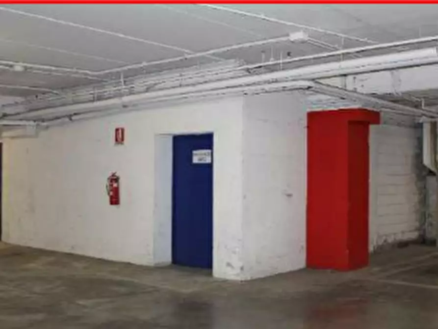 Immagine 5 di Negozio in vendita  in Via Claudio Monteverdi a Cesano Maderno
