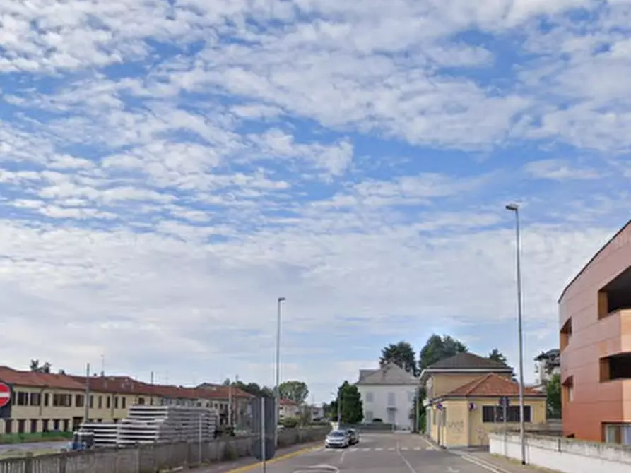 Immagine 10 di Negozio in vendita  in Via Claudio Monteverdi a Cesano Maderno