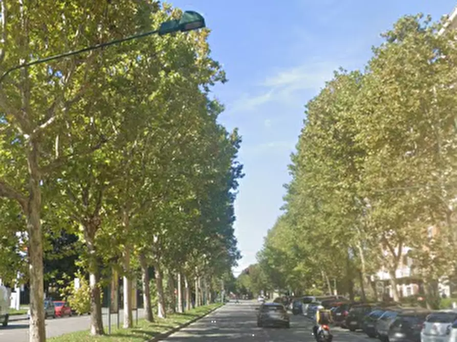 Immagine 9 di Negozio in vendita  in Via Achille Grandi  a Sesto San Giovanni