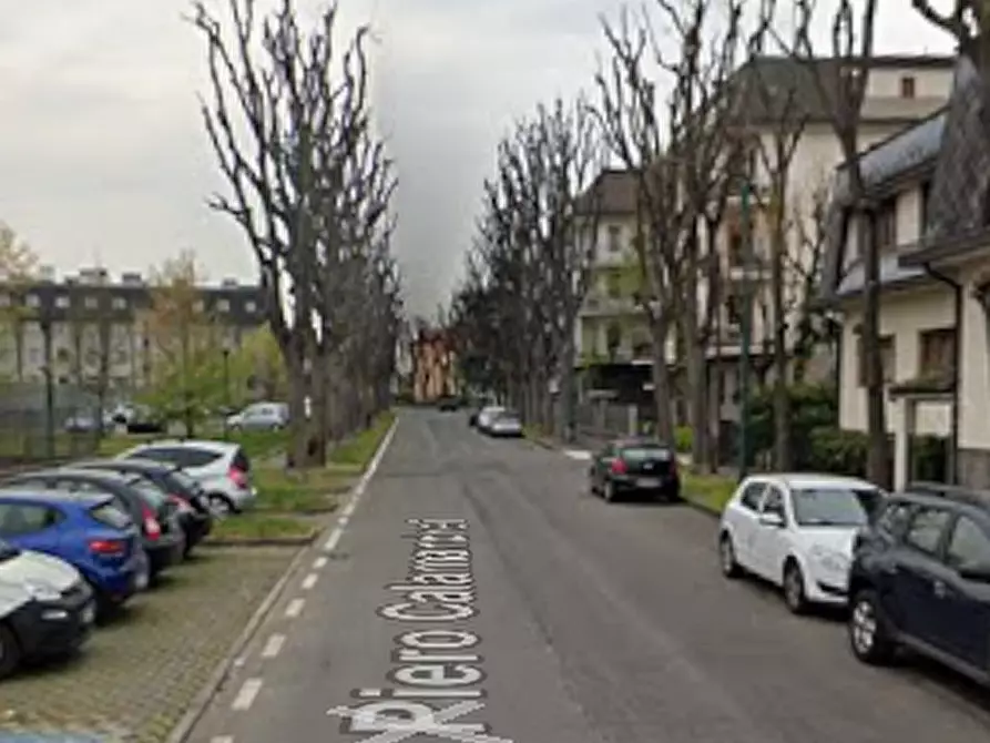 Immagine 10 di Garage in vendita  in Via Piero Calamandrei a Cologno Monzese