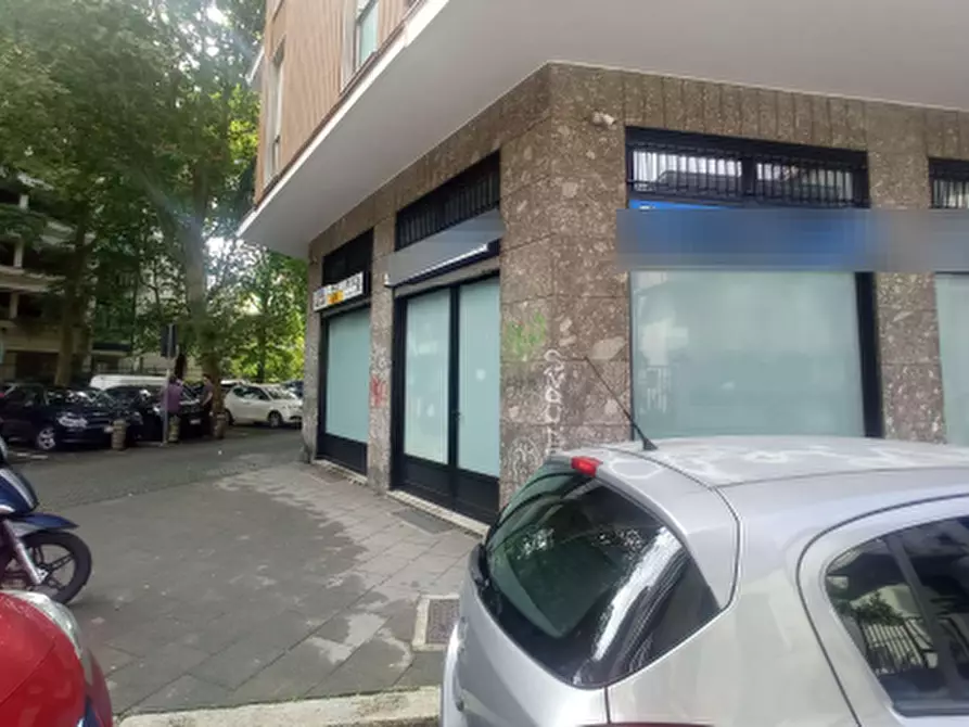 Immagine 1 di Ufficio in vendita  in Viale Fratelli Casiraghi a Sesto San Giovanni