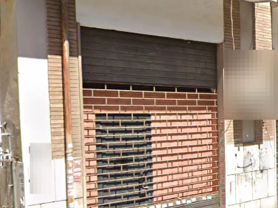 Immagine 3 di Negozio in vendita  in Via Federico Jorini a Roma