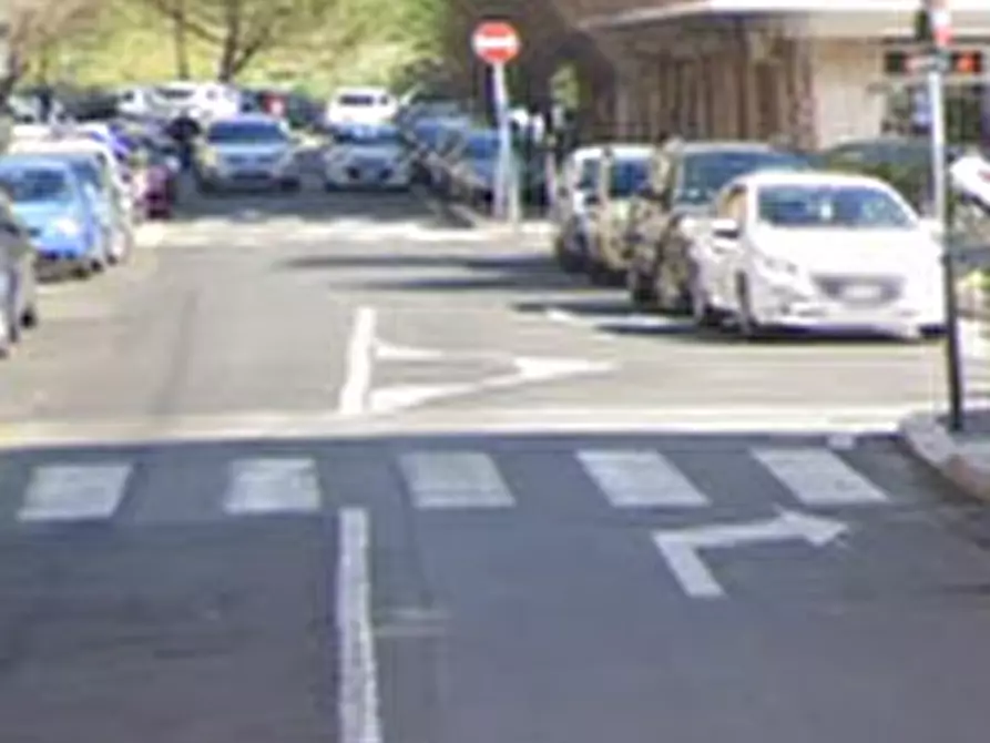 Immagine 7 di Negozio in vendita  in Via Federico Jorini a Roma