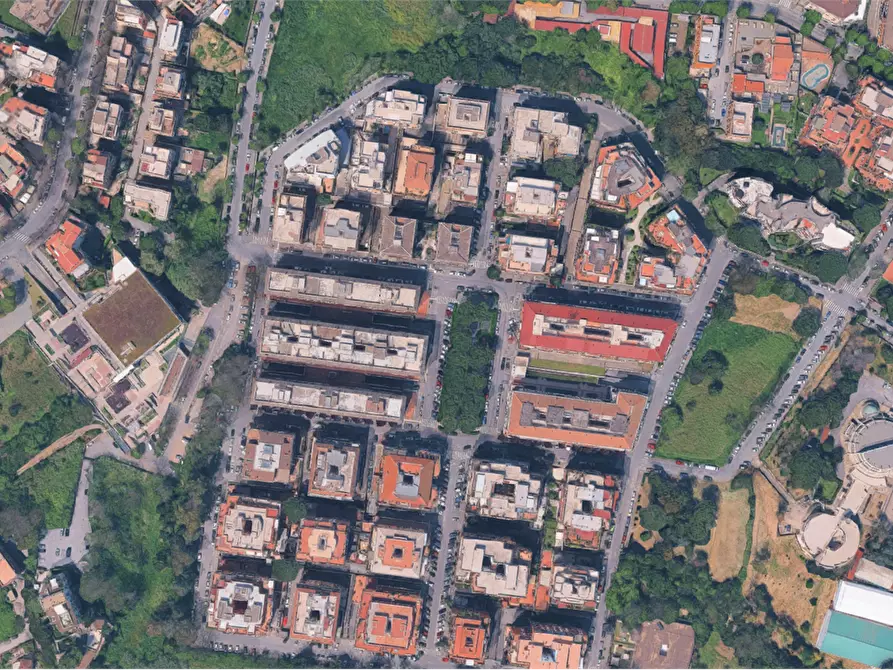 Immagine 10 di Negozio in vendita  in Via Federico Jorini a Roma