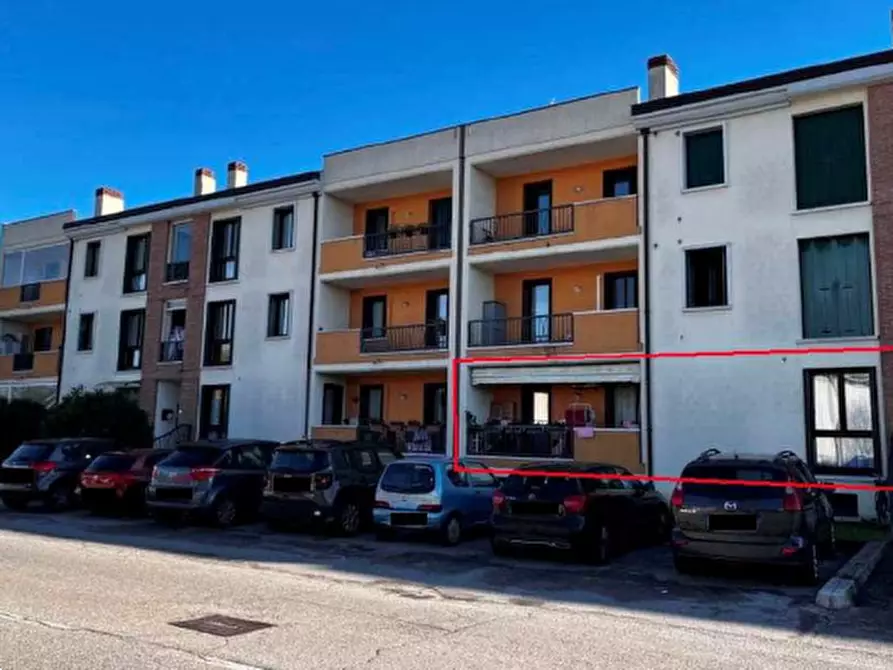 Immagine 10 di Appartamento in vendita  in Via Antonio Canova a Casier