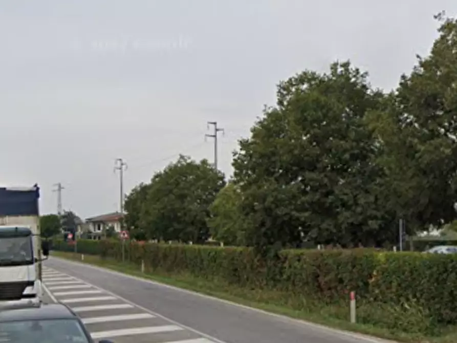 Immagine 6 di Negozio in vendita  in Via Montebelluna di Salvarosa a Castelfranco Veneto