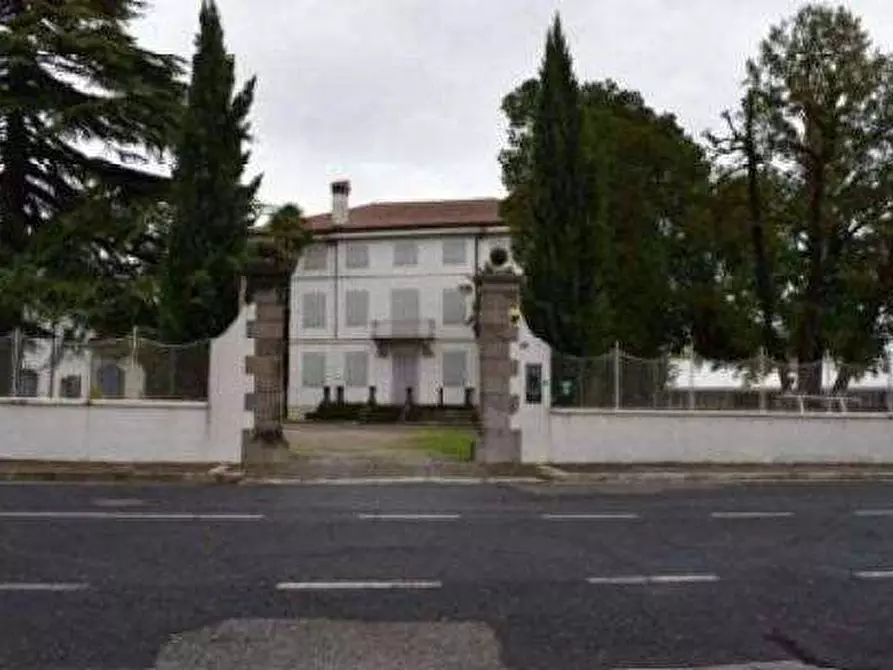 Immagine 1 di Villa in vendita  in Via Dante Alighieri a Farra D'isonzo
