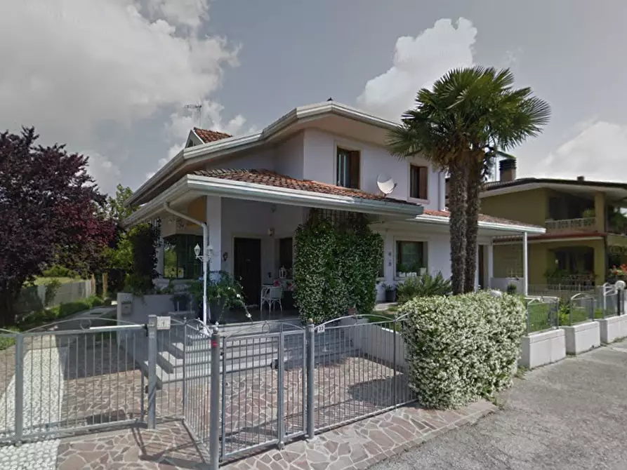 Immagine 10 di Villa in vendita  in Via Bando a Porpetto