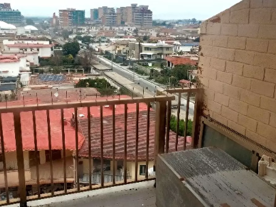 Immagine 4 di Appartamento in vendita  in Viale delle Camelie a Castel Volturno