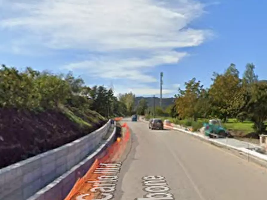 Immagine 5 di Ufficio in vendita  in Viale Carlo III di Borbone a Valle Di Maddaloni