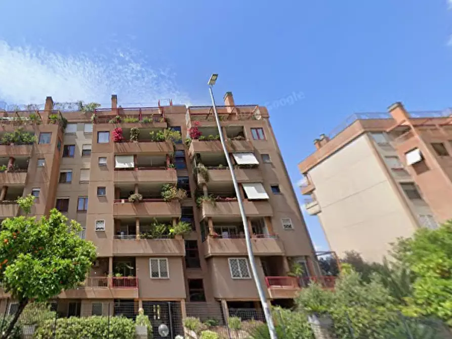 Immagine 2 di Appartamento in vendita  in Via dell'Orsa Maggiore a Roma