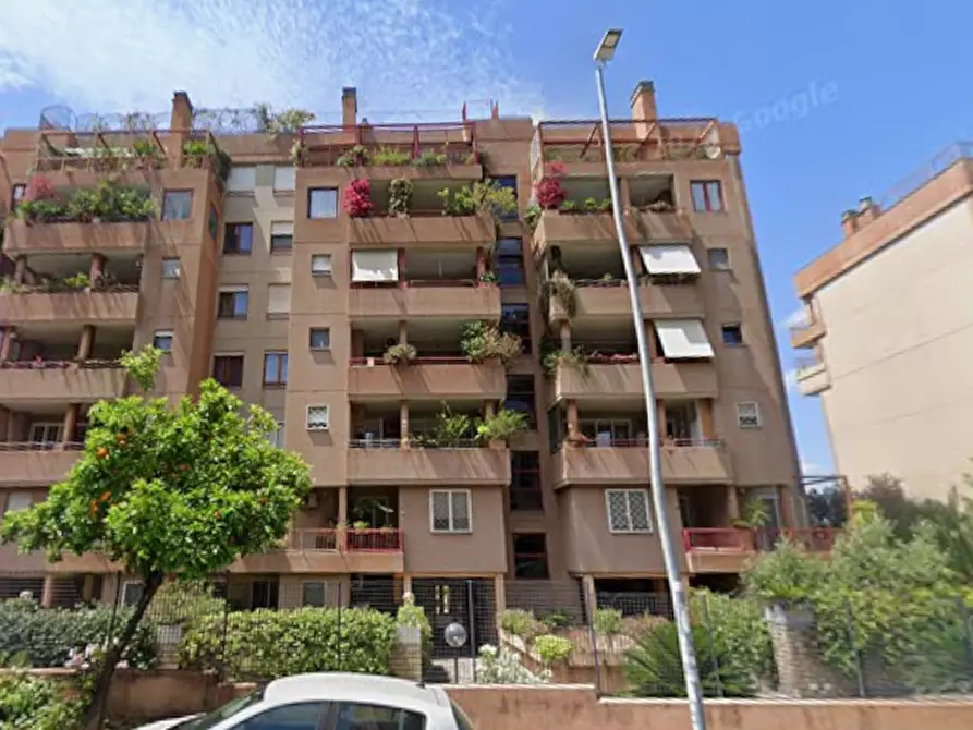 Immagine 1 di Appartamento in vendita  in Via dell'Orsa Maggiore a Roma