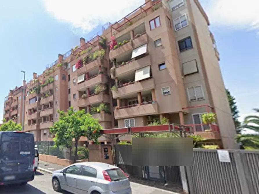 Immagine 7 di Appartamento in vendita  in Via dell'Orsa Maggiore a Roma