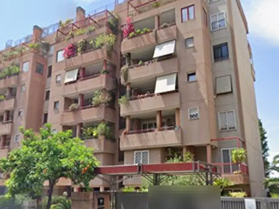 Immagine 8 di Appartamento in vendita  in Via dell'Orsa Maggiore a Roma