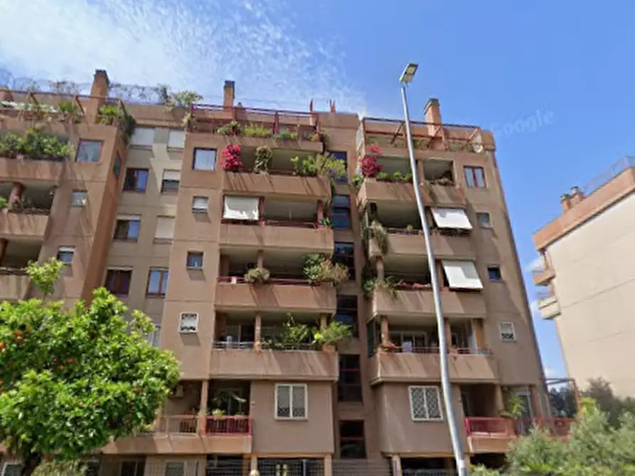 Immagine 10 di Appartamento in vendita  in Via dell'Orsa Maggiore a Roma