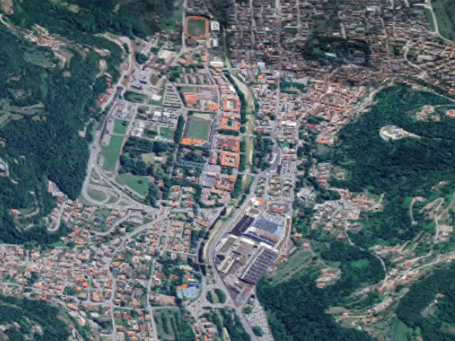 Immagine 11 di Garage in vendita  in Via Duca D'Aosta  a Valdagno