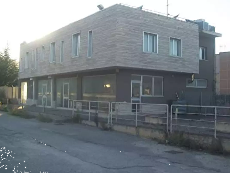 Immagine 1 di Ufficio in vendita  in Viale Carlo III di Borbone a Valle Di Maddaloni