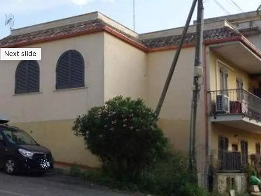 Immagine 2 di Appartamento in vendita  in Via Tusa a Roma