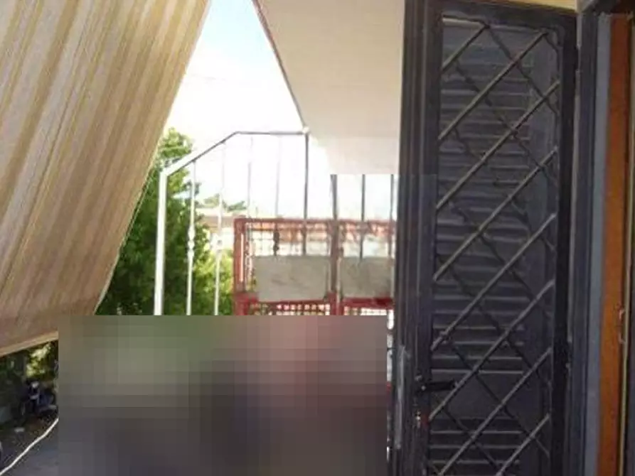 Immagine 5 di Appartamento in vendita  in Via Tusa a Roma