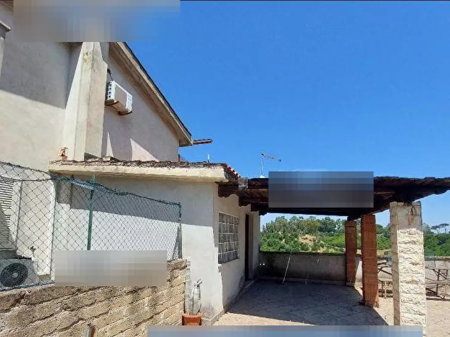 Immagine 2 di Porzione di casa in vendita  in Via Rivoli a Roma