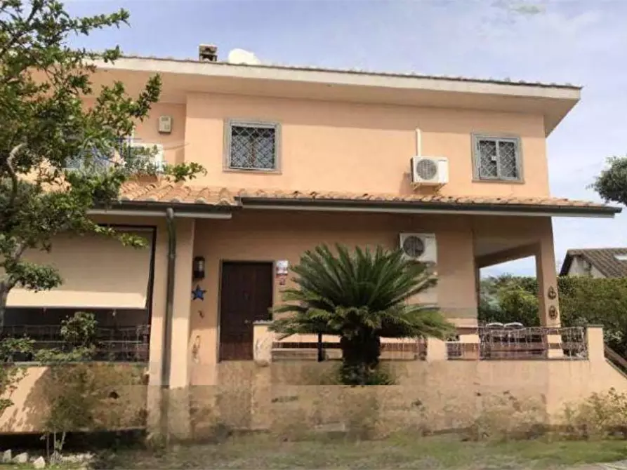 Immagine 1 di Casa bifamiliare in vendita  in Via Antonio Viri a Roma