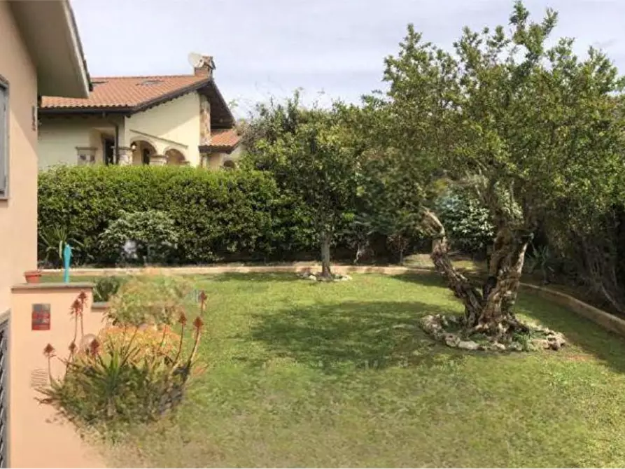 Immagine 4 di Casa bifamiliare in vendita  in Via Antonio Viri a Roma