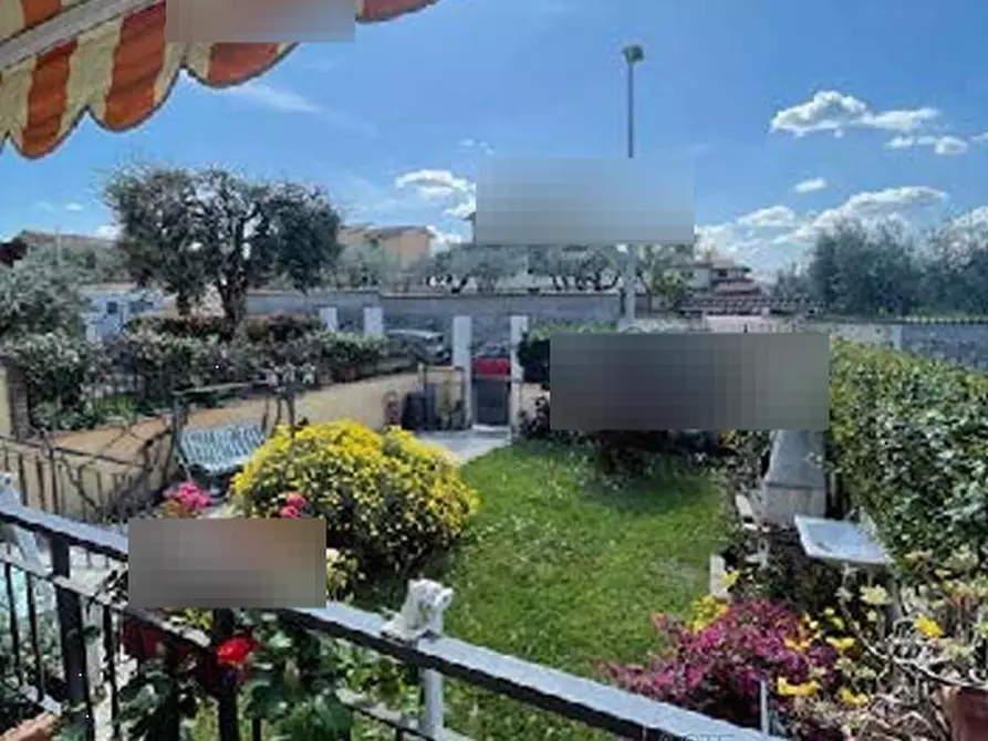 Immagine 5 di Appartamento in vendita  in Via Balsorano a Roma