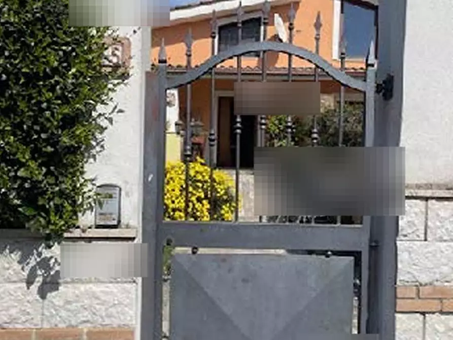Immagine 8 di Appartamento in vendita  in Via Balsorano a Roma